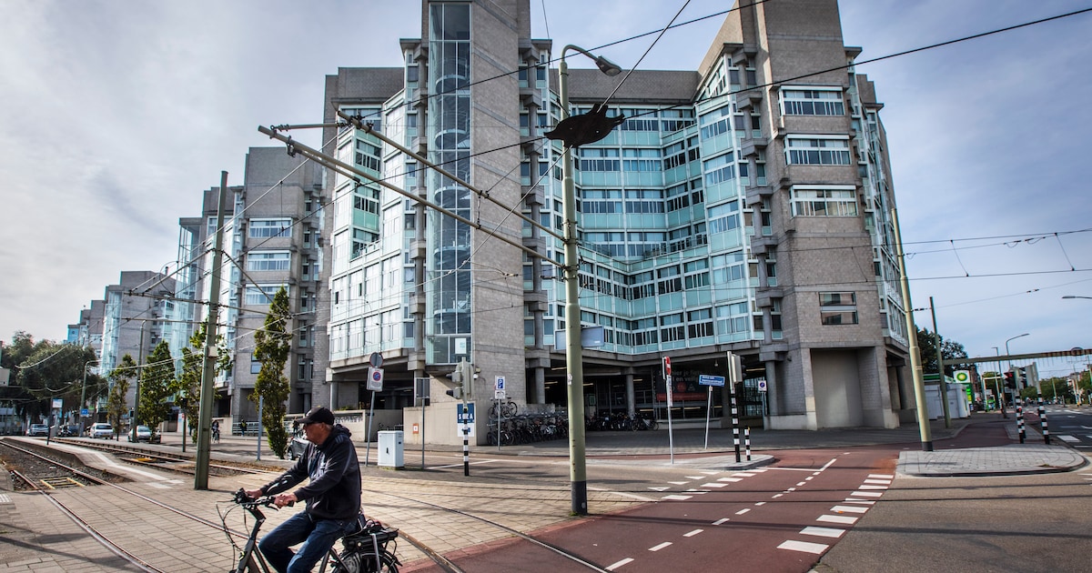 Bewoners Bezuidenhout in de bres voor behoud voormalig ministerie: ‘Maak er monument van’