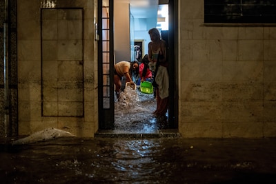Code rood in Mallorca en Valencia vanwege hevige regen; scholen dicht, inwoners verzocht binnen te blijven