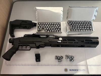 Zwaar airsoftgeweer onderschept bij grenscontrole bij De Lutte