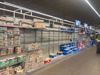 Lege schappen bij AH: versproducten niet geleverd, ook vandaag nog geen thuisbezorging