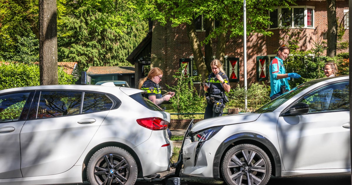 Kop-staartbotsing met lesauto zorgt voor verkeershinder in Amersfoort