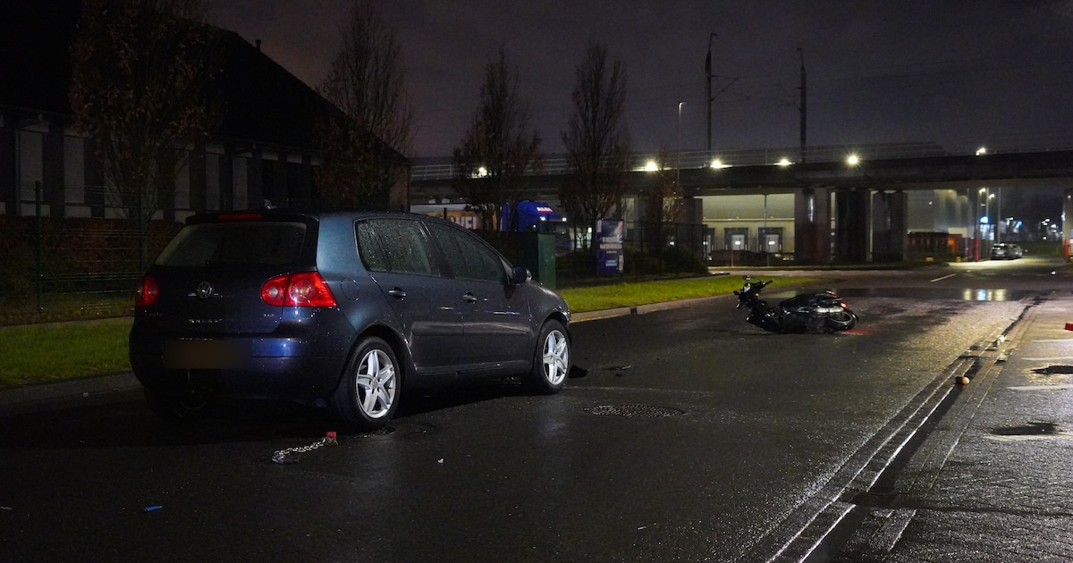 Scooterrijder meters door lucht gevlogen na botsing in Bleiswijk