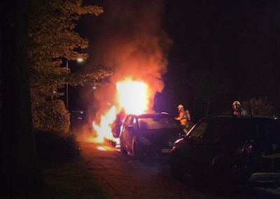 Brown Mazda station wagon deliberately set on fire in Heemstede, police seek witnesses