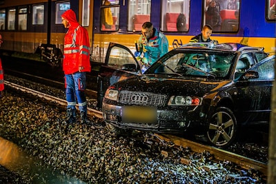 Trein botst tegen auto in Boxtel, inzittenden weten de klap te ontkomen