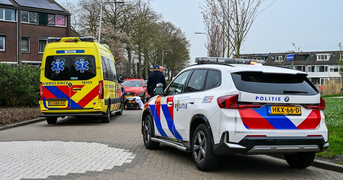 Fietser gewond na botsing op de Puttelaan in Boskoop, traumahelikopter geland