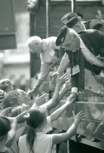 Van zwaaiende oorlogsveteranen naar nationaal feest van de vrijheid