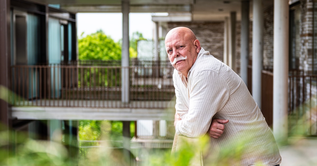 Peter is met pensioen, maar is ook sportleraar, dorpsomroeper én trouwambtenaar: ‘Kan slecht nee zeg