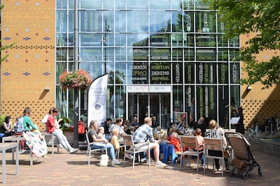 Cultuur Veenendaal trekt aan de bezuinigingsbel: minder vaak open en duurdere lessen