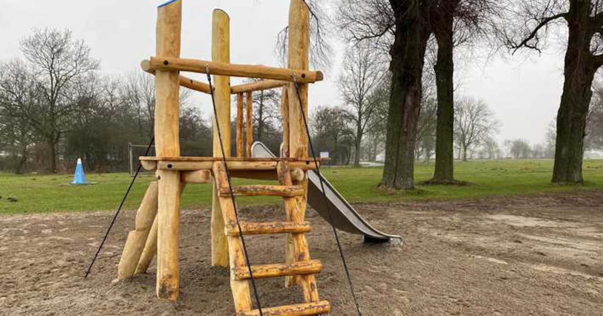 Recreatieterreinen Zwaansmeer en Dorregeest plaatsen nieuwe glijbaan