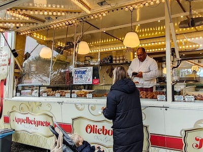 Gaan de oliebollen van Dennis weer viral? Op deze dag opent de gebakkraam op de Westdam