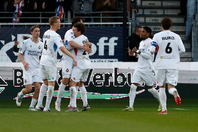 LIVE Eredivisie | Telstar's Hardeveld responds to opening goal from Sparta and Zonneveld