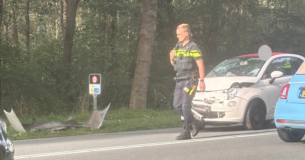 Drie voertuigen betrokken bij aanrijding tussen Laren en Hilversum