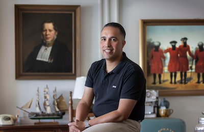 Clint verloor op 11-jarige leeftijd zijn ouders, nu neemt hij kringlopen over om anderen te helpen