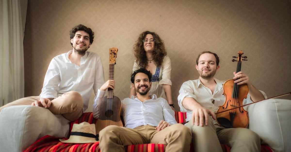 Tres Rios speelt Mexicaanse son jarocho in Van Cappellenhuis in Capelle aan den IJssel