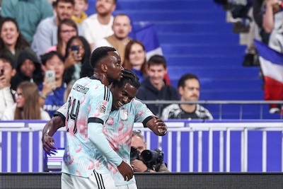 België volledig tegen de verhoudingen in op voorsprong door goede goal Dodi Lukébakio