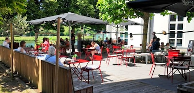 Voor 21.000 euro aan terrasstoelen gestolen bij museumcafé van het Bonnefanten in Maastricht