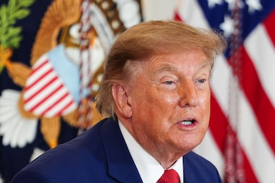 Trump wil economische druk op Iran laten oplopen: ‘We houden Iran in de gaten’