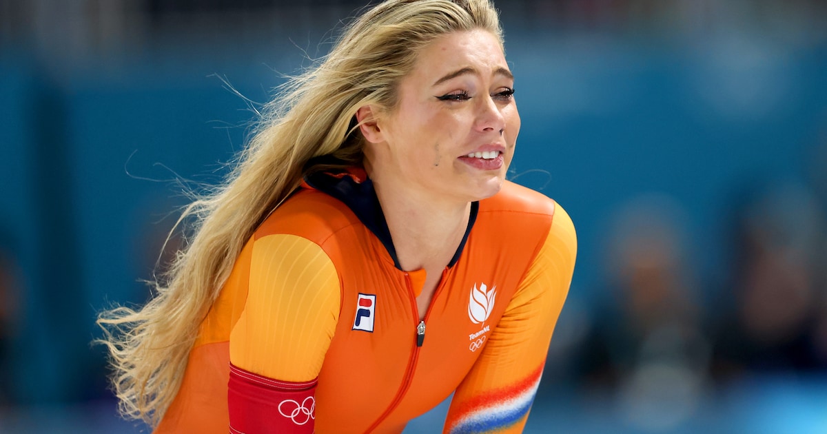 Winnend schaatspak van Jutta Leerdam levert op veiling bijna twee ton op