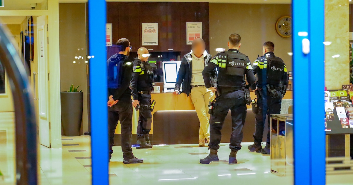 Politie onderzoekt overval op de Slotermeerlaan in Amsterdam