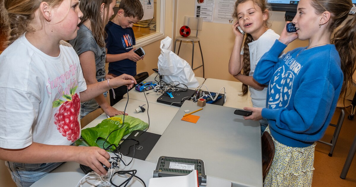 TechLab laat kinderen elektronisch geheugenspel bouwen in Heerhugowaard