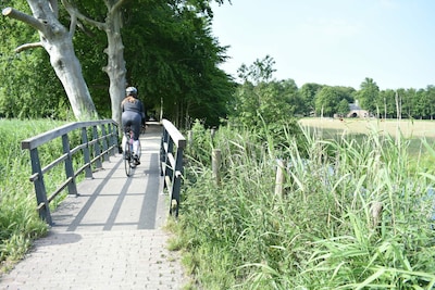 Met je stalen ros door weiland en bos: deze mooie fietsroute start vanuit Woerden