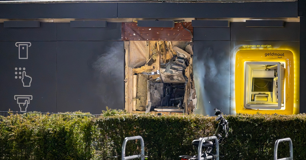 Plofkraak verwoest geldautomaat in Badhoevedorp, politie onderzoekt mogelijke reeks