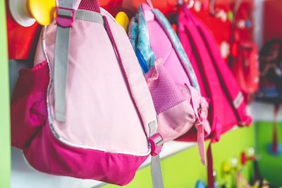 Nuenen wil niet meer betalen voor specialistische opvang van kind met Down, moeder stapt naar de rec