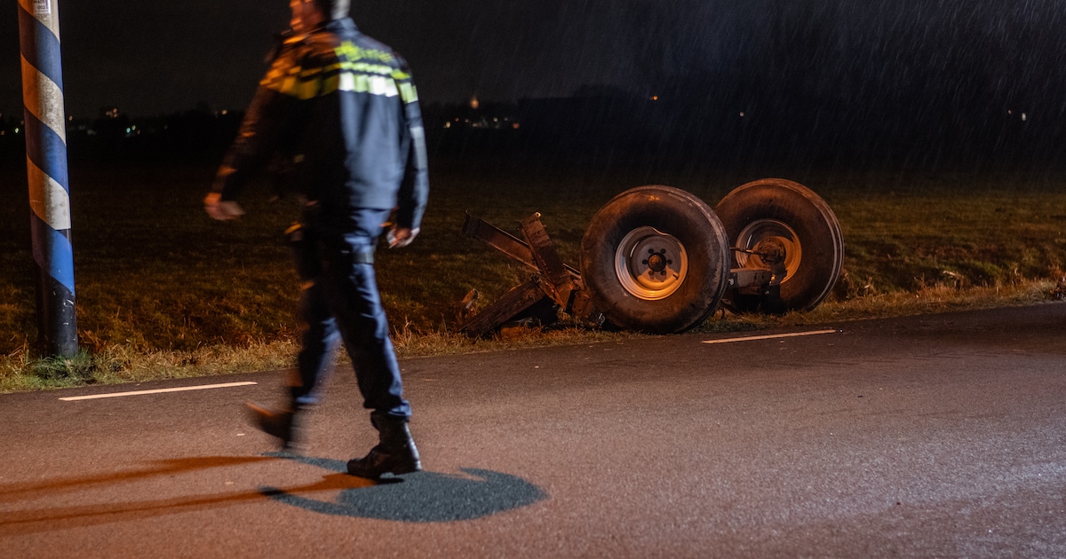 Tractor en auto botsen op Spruitweg in Kamerik, flinke schade en verkeershinder