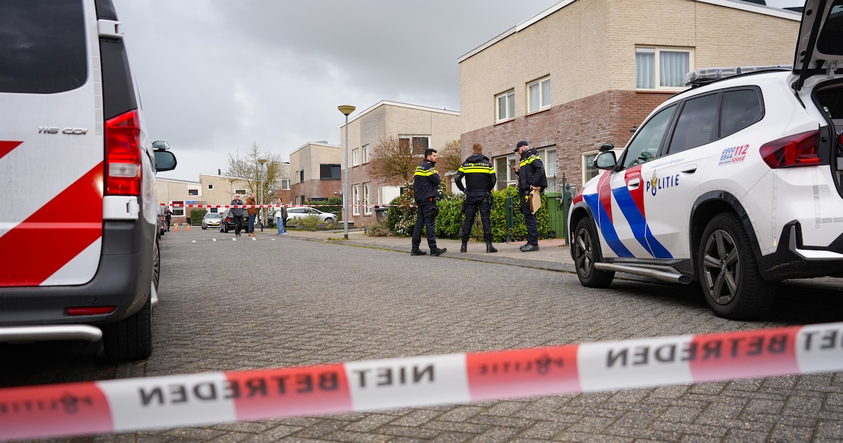 Man gewond bij overval voor zijn huis in Groningen