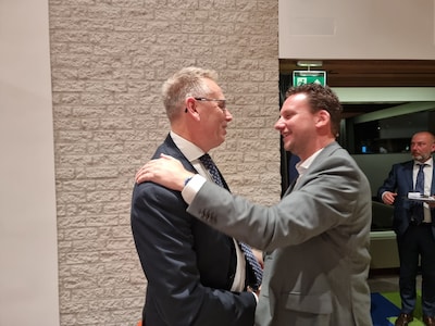 ‘Ik heb de gemeente West Maas en Waal als een cadeau ervaren’, Evert Jan Slootweg vertrokken als wet