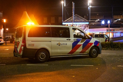 Schietpartij bij winkelcentrum Hof van Spaland in Schiedam, politie doet onderzoek