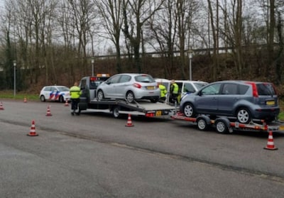 Politie houdt verkeerscontrole in Kolham en deelt 84 bekeuringen uit