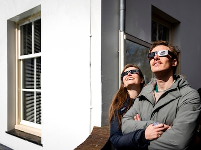 Photographer Erwin's tips for the best solar eclipse photos: Don't use digital zoom