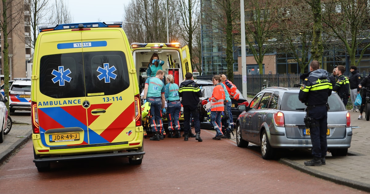 Jongen (16) gewond bij steekpartij in Mudus College in Amsterdam Nieuw-West