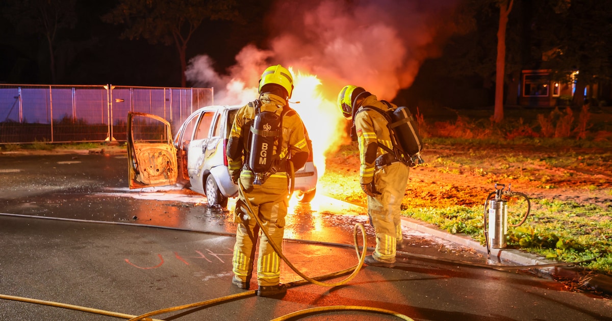 Auto uitgebrand op industrieterrein in Lunteren