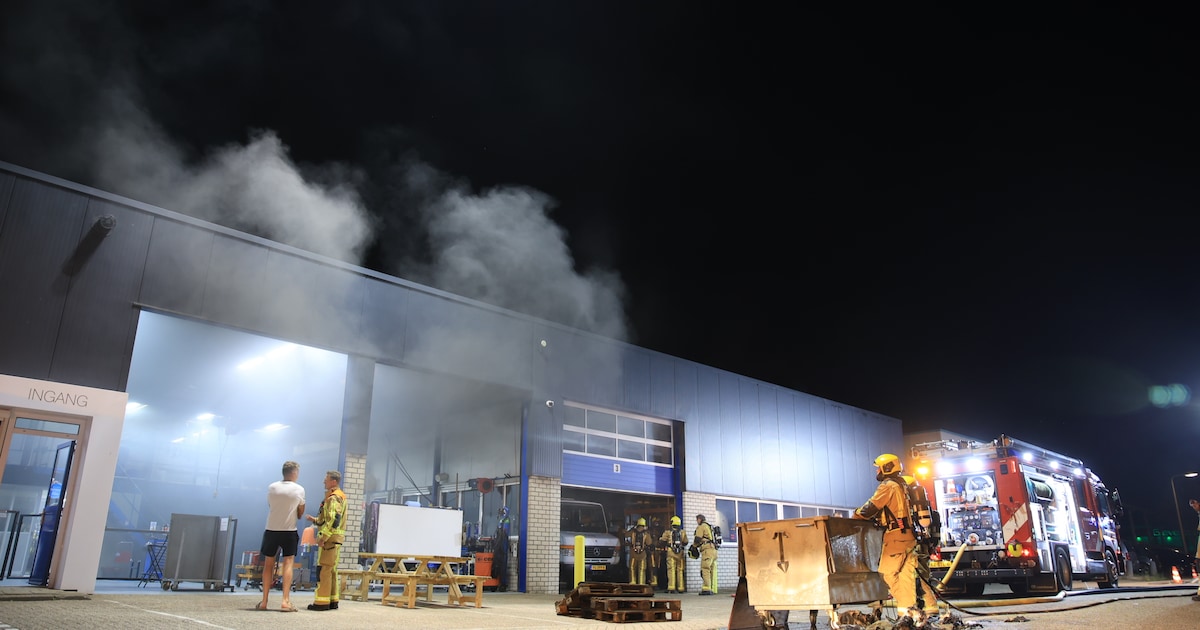 Brand in bedrijfsloods in De Lier