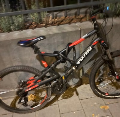 Bestolen mountainbiker haalt zijn fiets zelf op in Eindhoven na Marktplaats-afspraak, verkoper aange