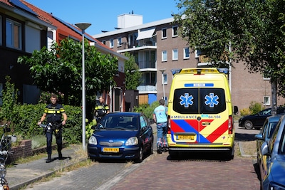 Twee vrouwen gewond, man opgepakt na melding van steekincident bij woning in Zwolle