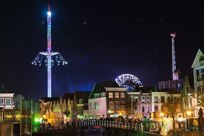 Overvolle nachtbus bij Leids Ontzet, politiek wil extra ritten bij drukke evenementen