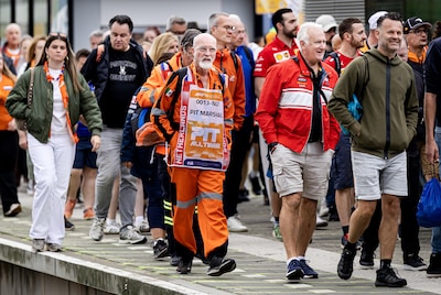 Al vroeg propvolle treinen voor laatste F1-race op Zandvoort, KNMI verwacht droge race