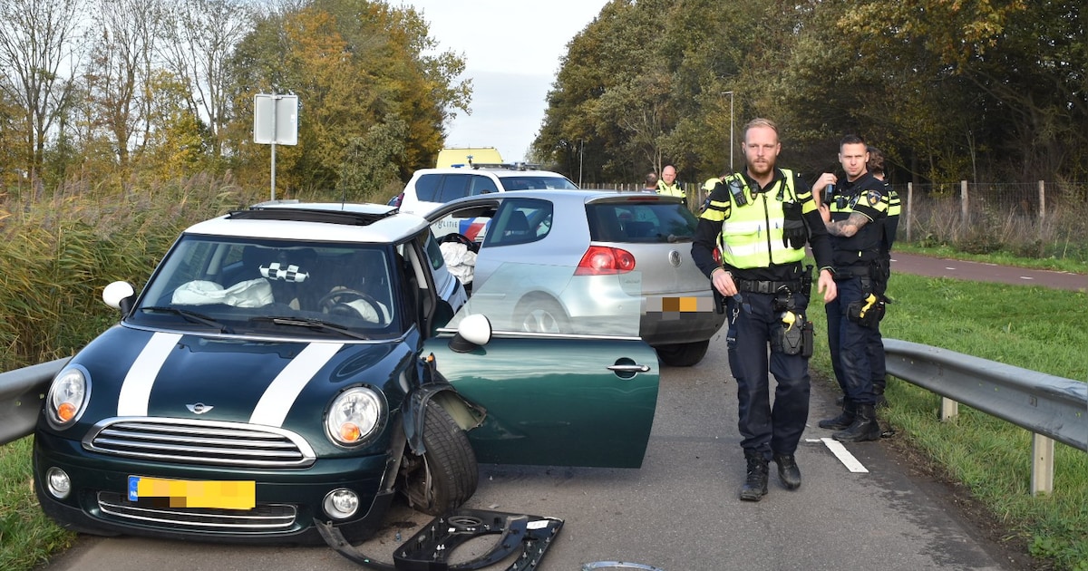 Twee gewonden bij botsing in Hedel: voertuigen fors beschadigd