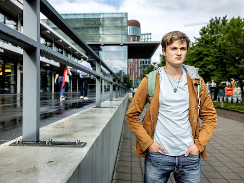 Student Joep van Dijk (21) kan geen kamer vinden en gaat op 12 september demonstreren op de Dam in Amsterdam.