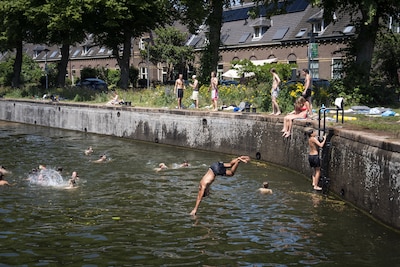 Fietsen in het water, blauwalg of overstort van riool, maar waar in regio Utrecht is het wél veilig 