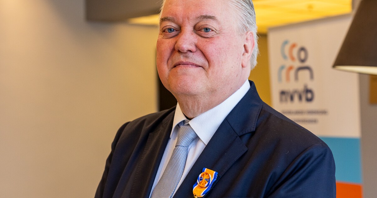 Simon Rijsdijk Officier in de Orde van Oranje-Nassau | Regio | AD.nl