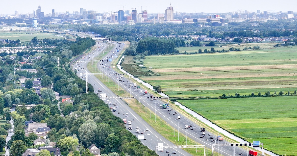 Beginnend bestuurder drinkt tien keer toegestane hoeveelheid alcohol en rijdt te hard, rijbewijs ing