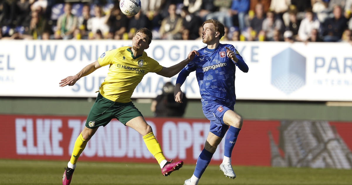 FC Twente draait het helemaal om. Hlynsson zet bezoekers op 1-2