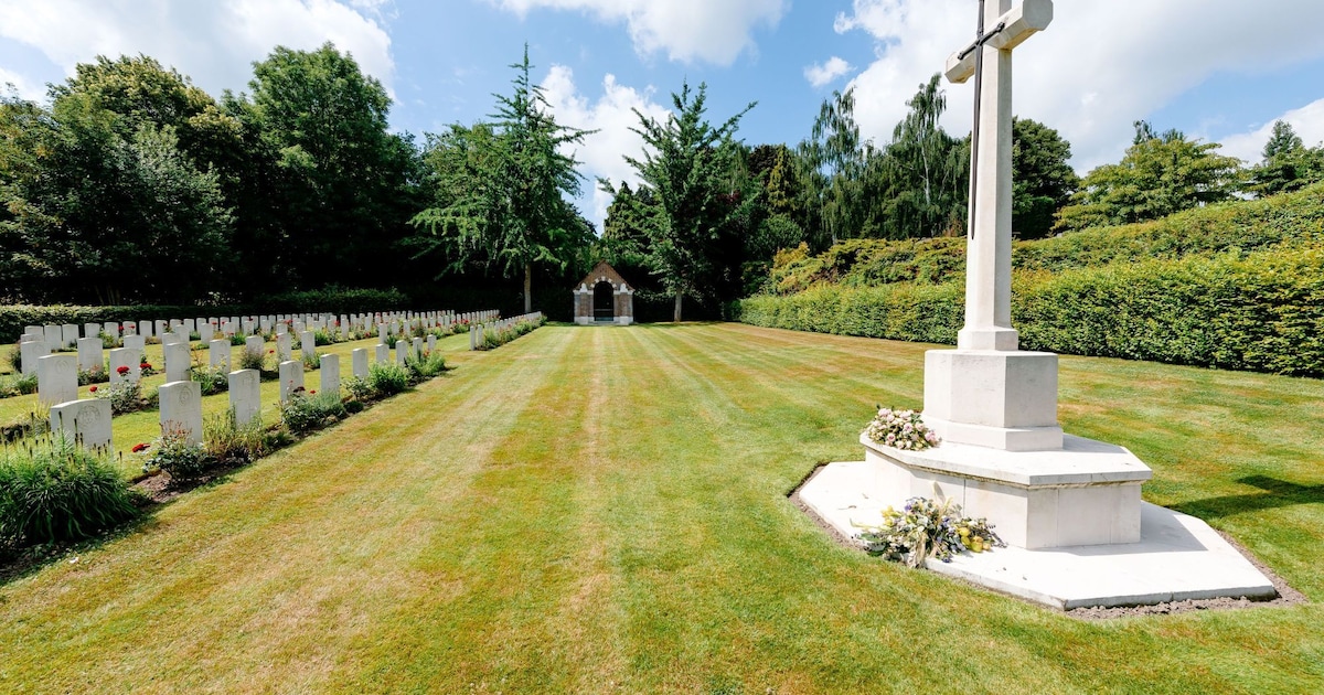 Herdenking Poppy Day op Brunssum War Cemetery