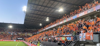 Oranjefeest als katalysator van sfeerchange in Asito Stadion