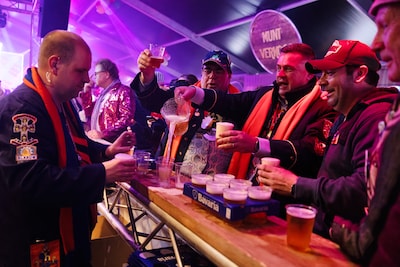 Bierprijs met carnaval nadert de 4 euro: ‘Je kunt het bijna niet meer doorberekenen aan de klant’