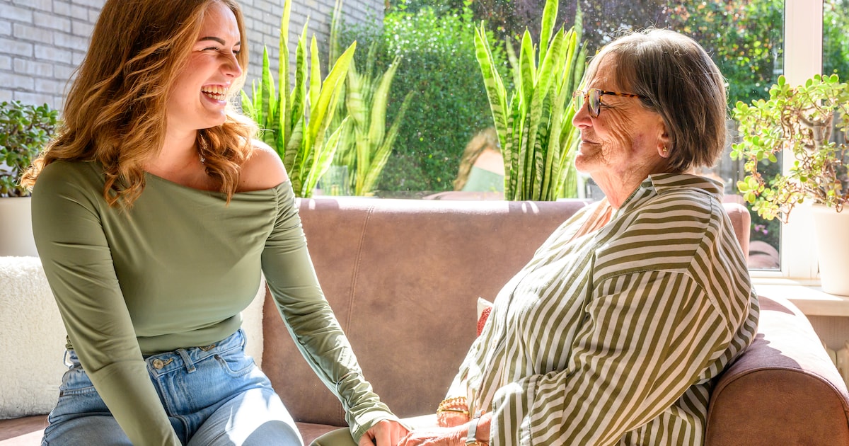 Nadat oma Anneke een hartstilstand kreeg, zette kleindochter Britt een tattoo voor haar